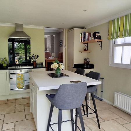 3 Bedroom Cottage In Sunninghill, Ascot מראה חיצוני תמונה