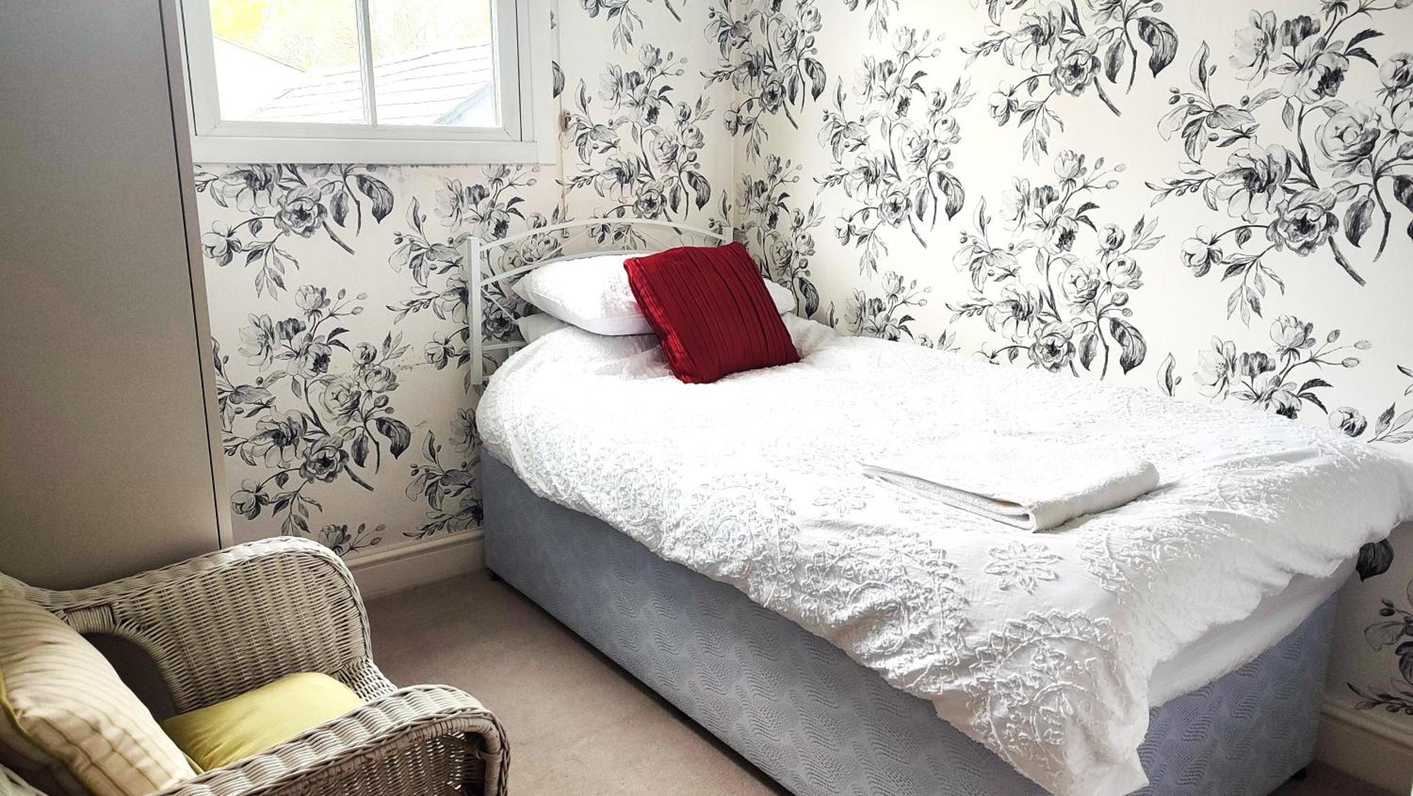 3 Bedroom Cottage In Sunninghill, Ascot מראה חיצוני תמונה